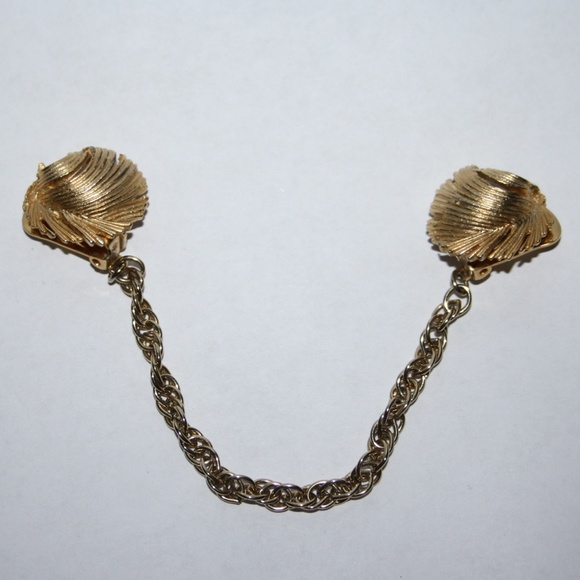 Vintage Jewelry - Vintage gold collar clips